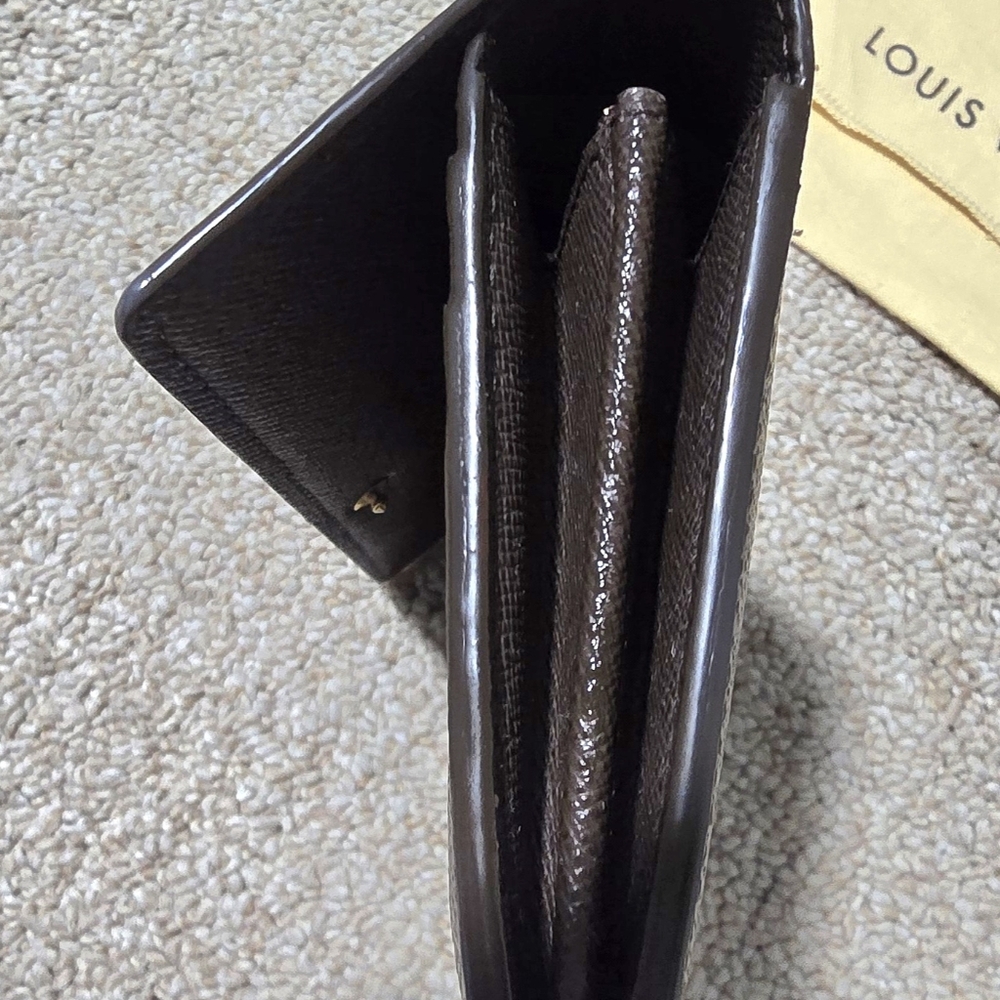 Louis Vuitton Damier Ebene Sarah Wallet - Picture 10 of 16